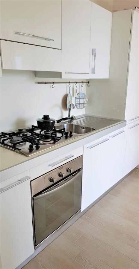 Residence Olivi - Panorama Lake View, Pool, Terrace, Garden, Wifi توسكولانو ماديرنو المظهر الخارجي الصورة